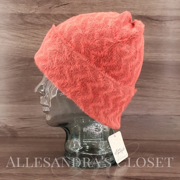 Free People Hat Beanie Raspberry Combo Ziggy Fuzzy Christmas Gift Bohemian NWT main image 5